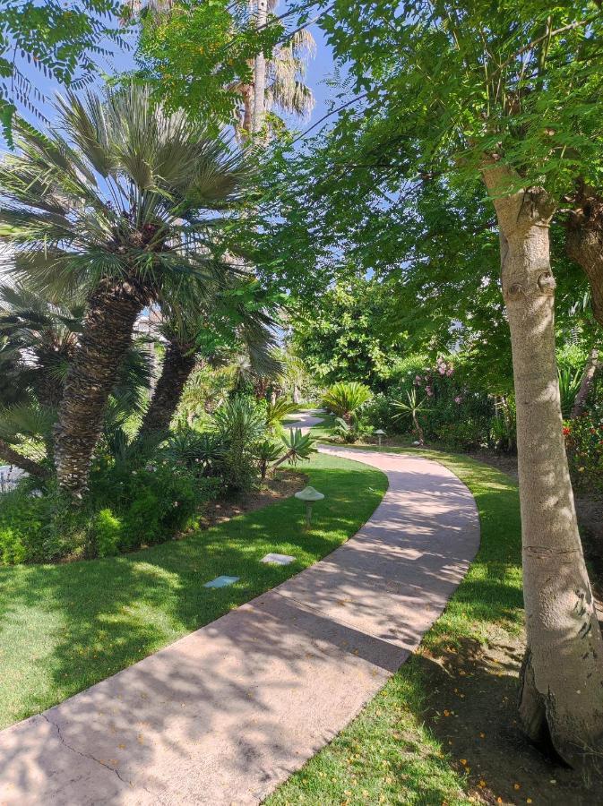 Costalita On The Beach - 3 Bedroom Cosy Apartment Estepona Exteriör bild