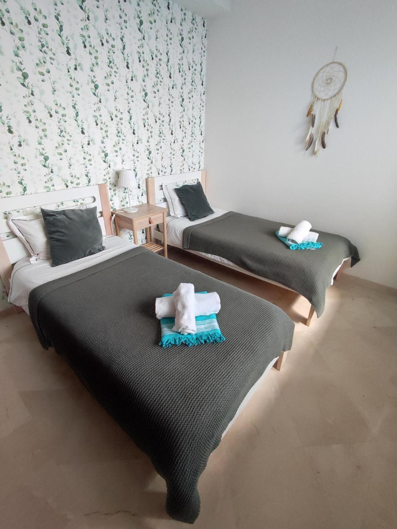 Costalita On The Beach - 3 Bedroom Cosy Apartment Estepona Exteriör bild